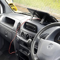 solar-battery-charger-in-car-installation